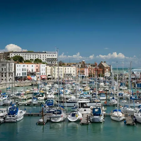Stones Throw - Stunning House, Mins From Beach And Dogs Welcome Broadstairs Exterior photo
