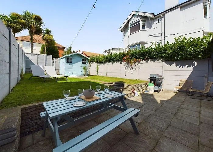 Stones Throw - Stunning House, Mins From Beach And Dogs Welcome