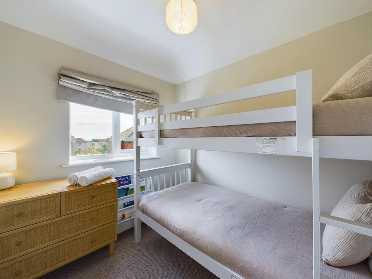 Stones Throw - Stunning House, Mins From And Dogs Welcome Holiday home